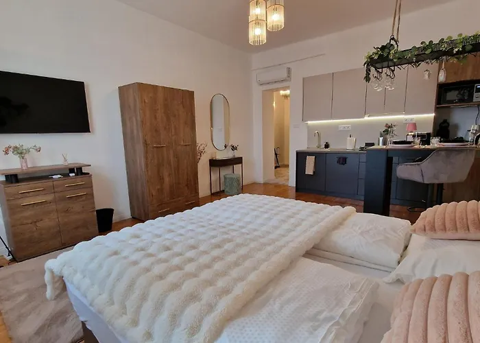 Apartment Boudoir-art